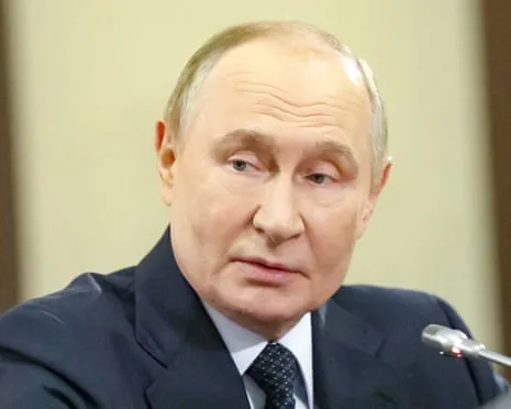 No Evidence Indicates Putin Seeks Ceasefire in the Conflict, Asserts Outgoing British Spy Leader